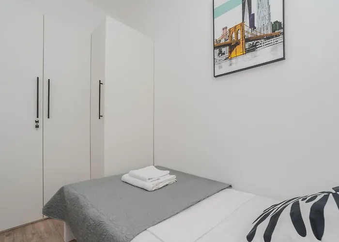 Plantosar By Interhome *